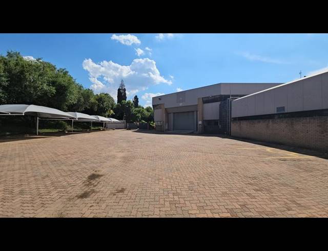 INDUSTRIAL PROPERTY TO RENT IN HALFWAY HOUSE